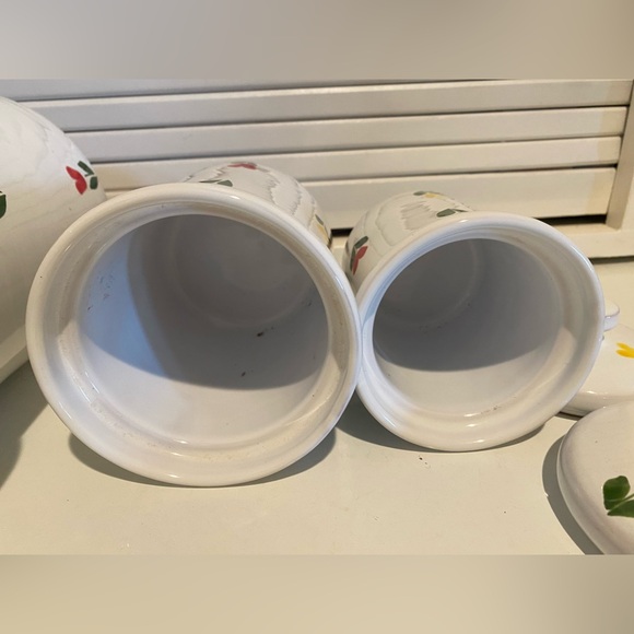 Vintage Tulip Canisters Set Of 3 With Lids Made in Italy Pottery Glazed - Picture 7 of 10